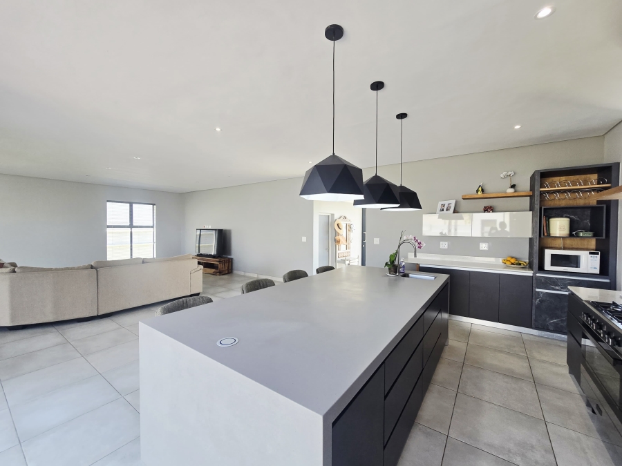 4 Bedroom Property for Sale in Kingswood Golf Estate Western Cape